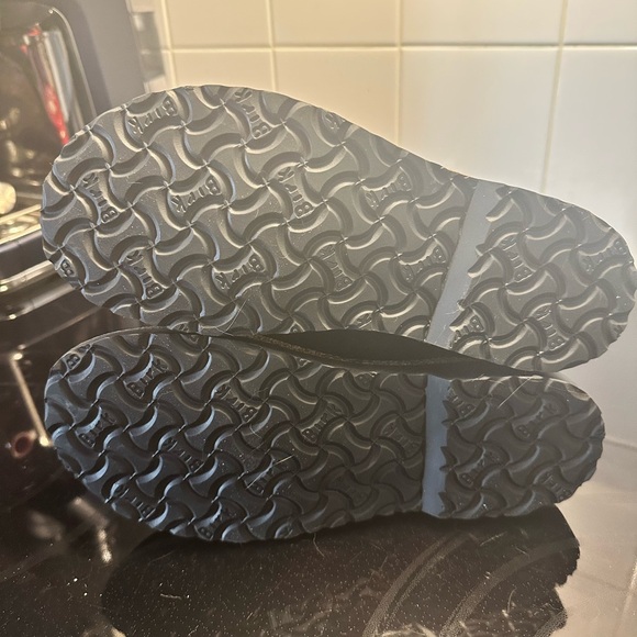 Birkenstock Uppsala Black Shearling Boots - Picture 5 of 5